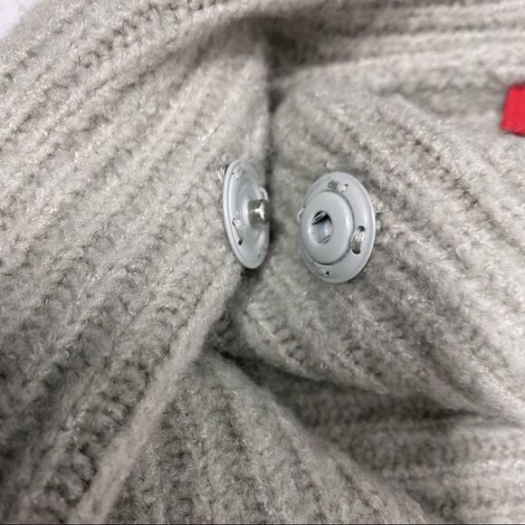 Saks Fifth Avenue wrap size Small Gray - Picture 10 of 13